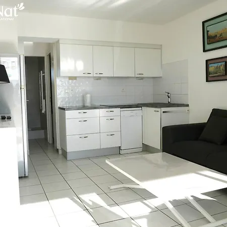 Apartamento 2 Pièces Climatisé Avec Parking Et Terrasse Au Cap D'agde - Fr-1-867-4 Agde